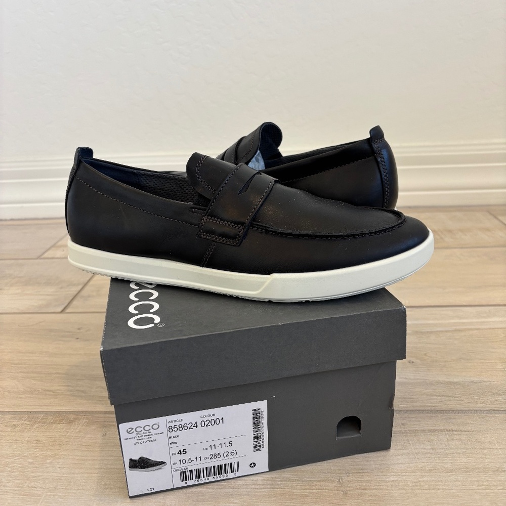 NWT Ecco Danish Design  Man’s Loafers Black Leather Slip On Size 11 -11.5 US